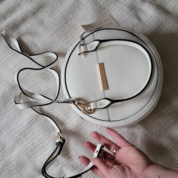 COPY - A New Day White Crossbody Circular Round Box Bag Purse Clutch w Removabl… - Picture 4 of 5